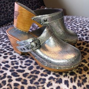 Juicy Couture Clogs